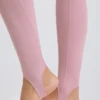Legginsy z podwiniętym pasem i szelkami w kolorze fioletowym Legginsy z podwiniętym pasem i szelkami w kolorze fioletowym