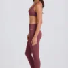 Legginsy z zakładką i średnim stanem w kolorze acai