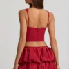 Mini spódnica Imani z warstwowym, bufiastym dołem i średnim stanem w kolorze True Red Mini spódnica Imani z warstwowym, bufiastym dołem i średnim stanem w kolorze True Red