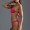 Oh Polly Moda kąpielowa: HOTFIX Edition – ozdobione doły od bikini z wysokim wycięciem w kształcie litery V w kolorze Raspberry Sorbet Oh Polly Moda kąpielowa: HOTFIX Edition – ozdobione doły od bikini z wysokim wycięciem w kształcie litery V w kolorze Raspberry Sorbet