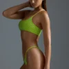 Oh Polly Moda kąpielowa: Top bikini bandeau z jednym ramiączkiem i zdobieniami, edycja HOTFIX, w kolorze kwaśnej limonki Oh Polly Moda kąpielowa: Top bikini bandeau z jednym ramiączkiem i zdobieniami, edycja HOTFIX, w kolorze kwaśnej limonki