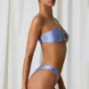 Top bikini bandeau z detalami z pereł słodkowodnych w kolorze lawendowo-fioletowym Top bikini bandeau z detalami z pereł słodkowodnych w kolorze lawendowo-fioletowym