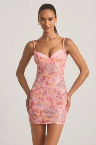 Różowa sukienka bodycon z ozdobami Velena