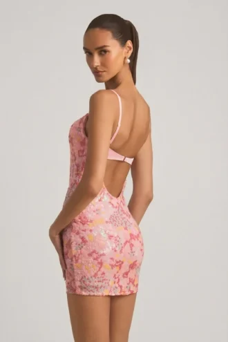 Różowa sukienka bodycon z ozdobami Velena