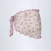 Sarong Molinas wiązany z boku w czerwony kwiatowy wzór Sarong Molinas wiązany z boku w czerwony kwiatowy wzór