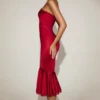Satynowa sukienka midi z falbanami i koronką Belsa w kolorze True Red