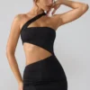 Shyla – obcisła sukienka mini z marszczonymi wycięciami z czarnego jerseyu Shyla – obcisła sukienka mini z marszczonymi wycięciami z czarnego jerseyu