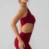 Shyla Slinky Jersey Ruched Cut Out Sukienka Mini w kolorze rubinowym Shyla Slinky Jersey Ruched Cut Out Sukienka Mini w kolorze rubinowym