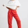 Spodnie dresowe oversize z dresówki szczotkowanej w kolorze czerwonym Spodnie dresowe oversize z dresówki szczotkowanej w kolorze czerwonym