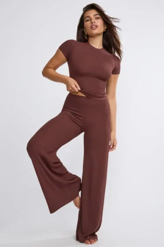 Spodnie Nour Tall Mid Rise Wide Leg w kolorze czekoladowym Spodnie Nour Tall Mid Rise Wide Leg w kolorze czekoladowym