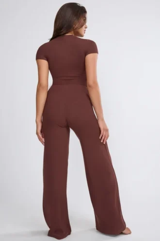 Spodnie Nour Tall Mid Rise Wide Leg w kolorze czekoladowym Spodnie Nour Tall Mid Rise Wide Leg w kolorze czekoladowym