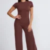 Spodnie Nour Tall Mid Rise Wide Leg w kolorze czekoladowym Spodnie Nour Tall Mid Rise Wide Leg w kolorze czekoladowym