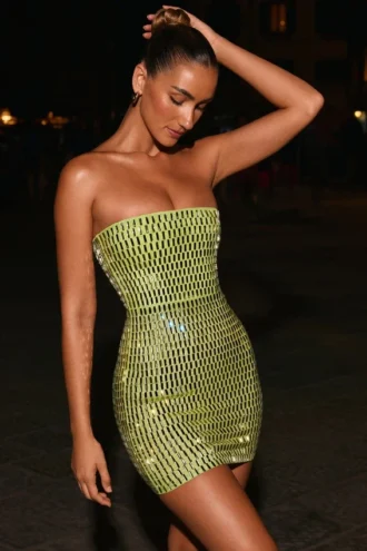 Sukienka bandeau Aurora z zdobieniami w kolorze gruszkowej zieleni Sukienka bandeau Aurora z zdobieniami w kolorze gruszkowej zieleni