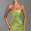 Sukienka bandeau Aurora z zdobieniami w kolorze gruszkowej zieleni
