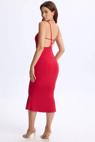 Sukienka Lois Modal Plunge Open-Back Midaxi w kolorze wiśniowym Sukienka Lois Modal Plunge Open-Back Midaxi w kolorze wiśniowym