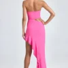 Sukienka maxi Acelynn z wycięciami i falbanami w kolorze Lollipop Pink Sukienka maxi Acelynn z wycięciami i falbanami w kolorze Lollipop Pink