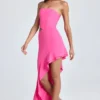 Sukienka maxi Acelynn z wycięciami i falbanami w kolorze Lollipop Pink Sukienka maxi Acelynn z wycięciami i falbanami w kolorze Lollipop Pink