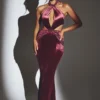 Sukienka maxi Adriana z aksamitu w kolorze bordowym Sukienka maxi Adriana z aksamitu w kolorze bordowym