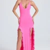 Sukienka maxi Coraline z marszczonymi falbanami w kolorze Lollipop Pink Sukienka maxi Coraline z marszczonymi falbanami w kolorze Lollipop Pink