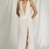 Sukienka maxi Kaeli z odkrytymi ramionami w kolorze białym Sukienka maxi Kaeli z odkrytymi ramionami w kolorze białym