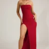 Sukienka maxi La Rochette z ozdobami, bez ramiączek i z dekoltem w serek w kolorze True Red Sukienka maxi La Rochette z ozdobami, bez ramiączek i z dekoltem w serek w kolorze True Red