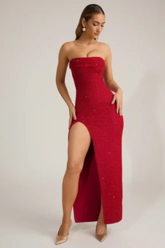 Sukienka maxi La Rochette z ozdobami, bez ramiączek i z dekoltem w serek w kolorze True Red Sukienka maxi La Rochette z ozdobami, bez ramiączek i z dekoltem w serek w kolorze True Red
