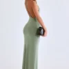 Sukienka maxi Leire z głębokim dekoltem z tyłu i odkrytymi plecami, w kolorze szałwiowej zieleni Sukienka maxi Leire z głębokim dekoltem z tyłu i odkrytymi plecami, w kolorze szałwiowej zieleni