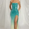 Sukienka maxi Maelle Bandeau w kolorze niebieskim ombre Sukienka maxi Maelle Bandeau w kolorze niebieskim ombre