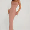 Sukienka maxi Palermo z ozdobnym stanikiem bandeau i dekoltem w serek w kolorze beżowym Sukienka maxi Palermo z ozdobnym stanikiem bandeau i dekoltem w serek w kolorze beżowym