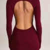 Sukienka maxi Regine z marszczonym tyłem z modalu w kolorze winnym Sukienka maxi Regine z marszczonym tyłem z modalu w kolorze winnym