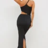 Sukienka maxi z asymetrycznym wycięciem z dżerseju Kalina w kolorze czarnym Sukienka maxi z asymetrycznym wycięciem z dżerseju Kalina w kolorze czarnym