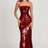 Sukienka maxi z ozdobnym stanikiem typu bandeau Nottola 3D w kolorze czerwonym Sukienka maxi z ozdobnym stanikiem typu bandeau Nottola 3D w kolorze czerwonym