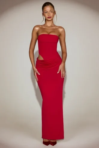 Sukienka maxi z wycięciami z miękkiej dzianiny jerseyowej Zorya w kolorze True Red Sukienka maxi z wycięciami z miękkiej dzianiny jerseyowej Zorya w kolorze True Red