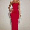 Sukienka maxi z wycięciami z miękkiej dzianiny jerseyowej Zorya w kolorze True Red