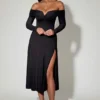 Sukienka midi A-line z odkrytymi ramionami i wiązaniem, model Nerissa, w kolorze czarnym Sukienka midi A-line z odkrytymi ramionami i wiązaniem, model Nerissa, w kolorze czarnym