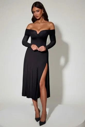Sukienka midi A-line z odkrytymi ramionami i wiązaniem, model Nerissa, w kolorze czarnym Sukienka midi A-line z odkrytymi ramionami i wiązaniem, model Nerissa, w kolorze czarnym