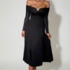 Sukienka midi A-line z odkrytymi ramionami i wiązaniem, model Nerissa, w kolorze czarnym Sukienka midi A-line z odkrytymi ramionami i wiązaniem, model Nerissa, w kolorze czarnym