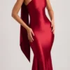 Sukienka midi z asymetrycznym szalikiem Shaya w kolorze True Red Sukienka midi z asymetrycznym szalikiem Shaya w kolorze True Red