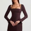 Sukienka mini A-line Ksenia w prążki w kolorze czekoladowym Sukienka mini A-line Ksenia w prążki w kolorze czekoladowym