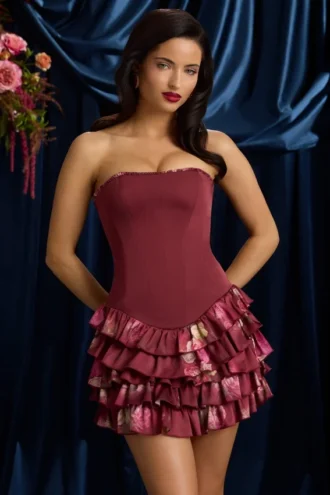 Sukienka Mini bez ramiączek z falbanami i gorsetem Juliet w bordowy kwiatowy wzór Sukienka Mini bez ramiączek z falbanami i gorsetem Juliet w bordowy kwiatowy wzór