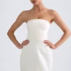Sukienka Mini Haisley z usztywnionym stanikiem typu bandeau w kolorze kości słoniowej Sukienka Mini Haisley z usztywnionym stanikiem typu bandeau w kolorze kości słoniowej