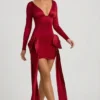 Sukienka Mini Karelyn z marszczeniem i kokardką w kolorze True Red Sukienka Mini Karelyn z marszczeniem i kokardką w kolorze True Red