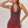 Sukienka Mini Namur z ozdobnym dekoltem halter w kolorze czerwono-brązowym ombré Sukienka Mini Namur z ozdobnym dekoltem halter w kolorze czerwono-brązowym ombré