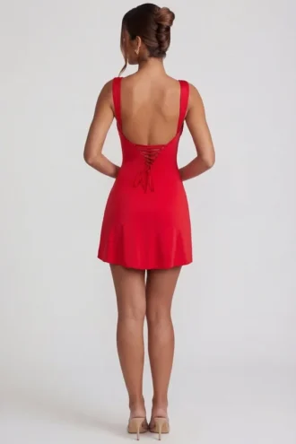 Sukienka Mini Violetta z wiązaniem z tyłu w kolorze czerwonym Sukienka Mini Violetta z wiązaniem z tyłu w kolorze czerwonym