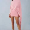 Sukienka Mini z drapowaną peleryną Lida w kolorze pudrowego różu Sukienka Mini z drapowaną peleryną Lida w kolorze pudrowego różu