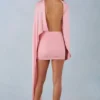 Sukienka Mini z drapowaną peleryną Lida w kolorze pudrowego różu Sukienka Mini z drapowaną peleryną Lida w kolorze pudrowego różu