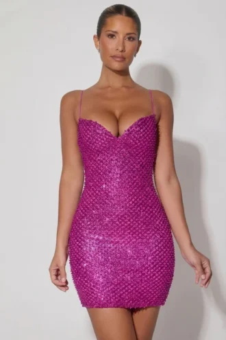 Sukienka mini z ozdobnym dekoltem w kształcie serca w kolorze magenta Sukienka mini z ozdobnym dekoltem w kształcie serca w kolorze magenta