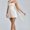 Sukienka Mini z satyny z drapowanym dekoltem typu halter w kolorze kości słoniowej Sukienka Mini z satyny z drapowanym dekoltem typu halter w kolorze kości słoniowej