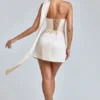 Sukienka Mini z satyny z drapowanym dekoltem typu halter w kolorze kości słoniowej Sukienka Mini z satyny z drapowanym dekoltem typu halter w kolorze kości słoniowej