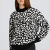 Sweter oversize z dzianiny żakardowej w kolorze czarnym Sweter oversize z dzianiny żakardowej w kolorze czarnym